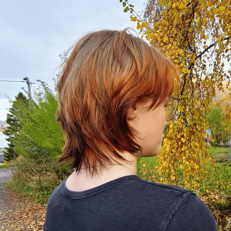 Kobberfarget, lagdelt sveis, laget av Astrid